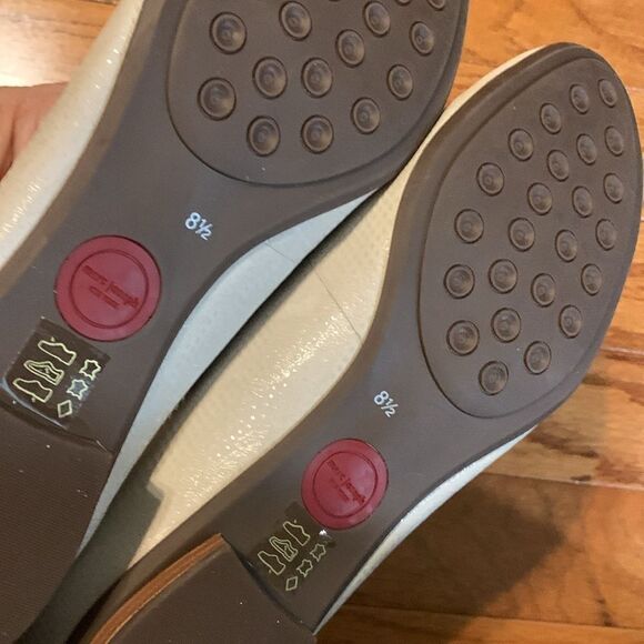 Mark Joseph size 8.5 cream flats.  Never worn cushion insole - Picture 7 of 13